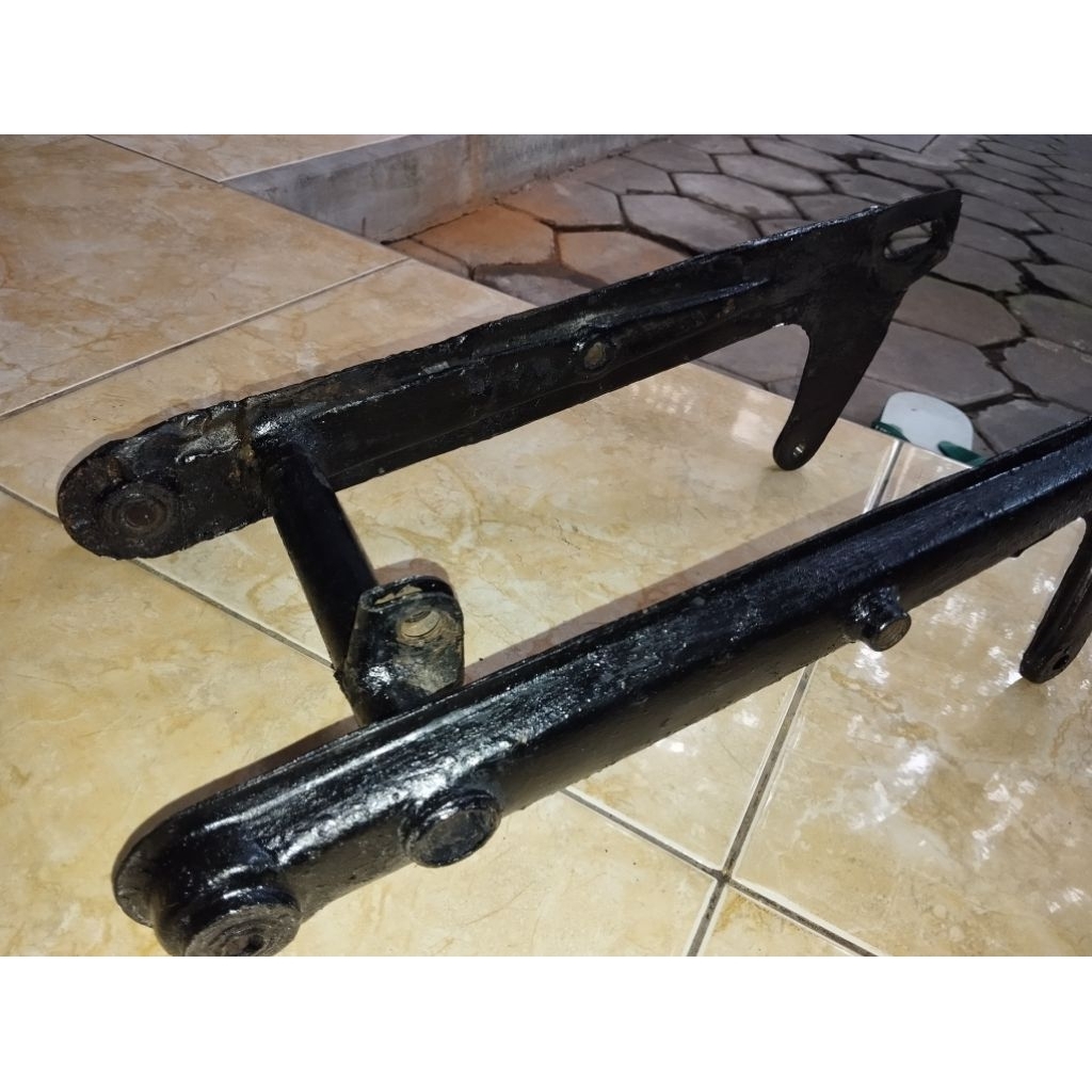 Swing Arm Suzuki A 100 model lawas apa adanya original