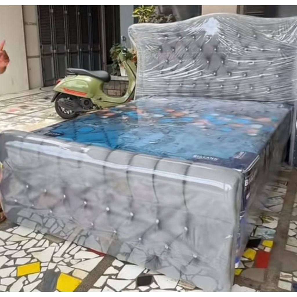 divan laci bahan Bludru