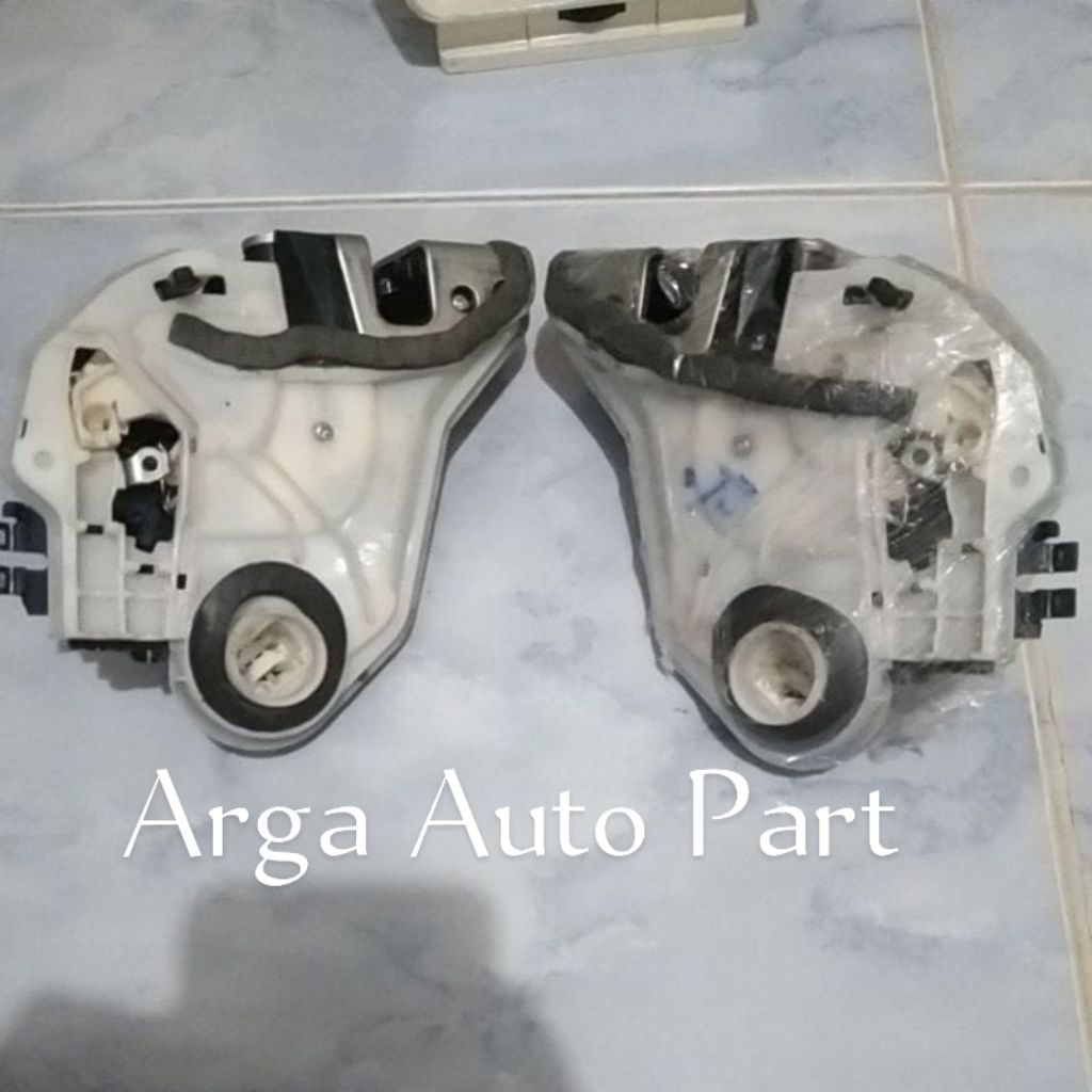 Door lock belakang / Door lock pintu belakang all new Yaris, vios