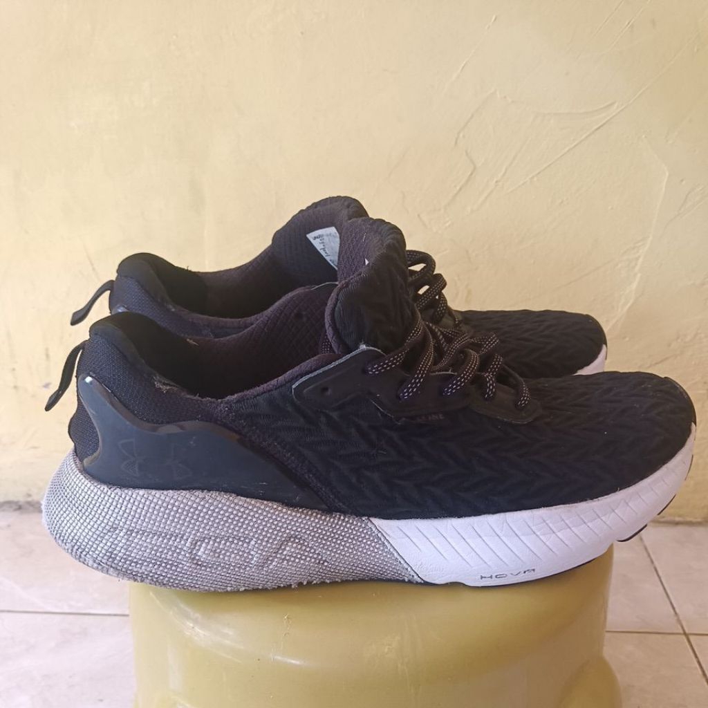 Obral Sepatu Under Armour Hovr Mega3 size 44 insole 28 cm second