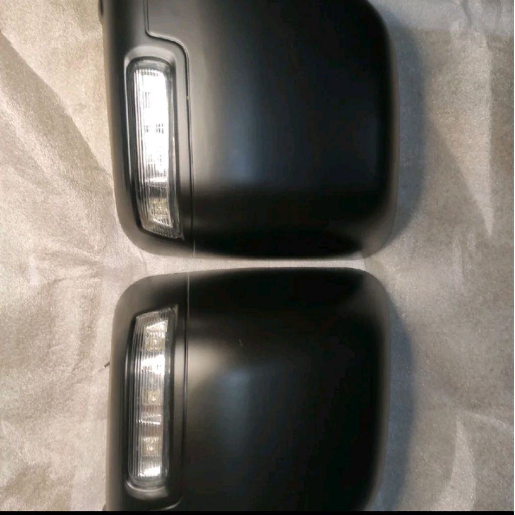 Cover spion lampu sein spion mobil GranMax