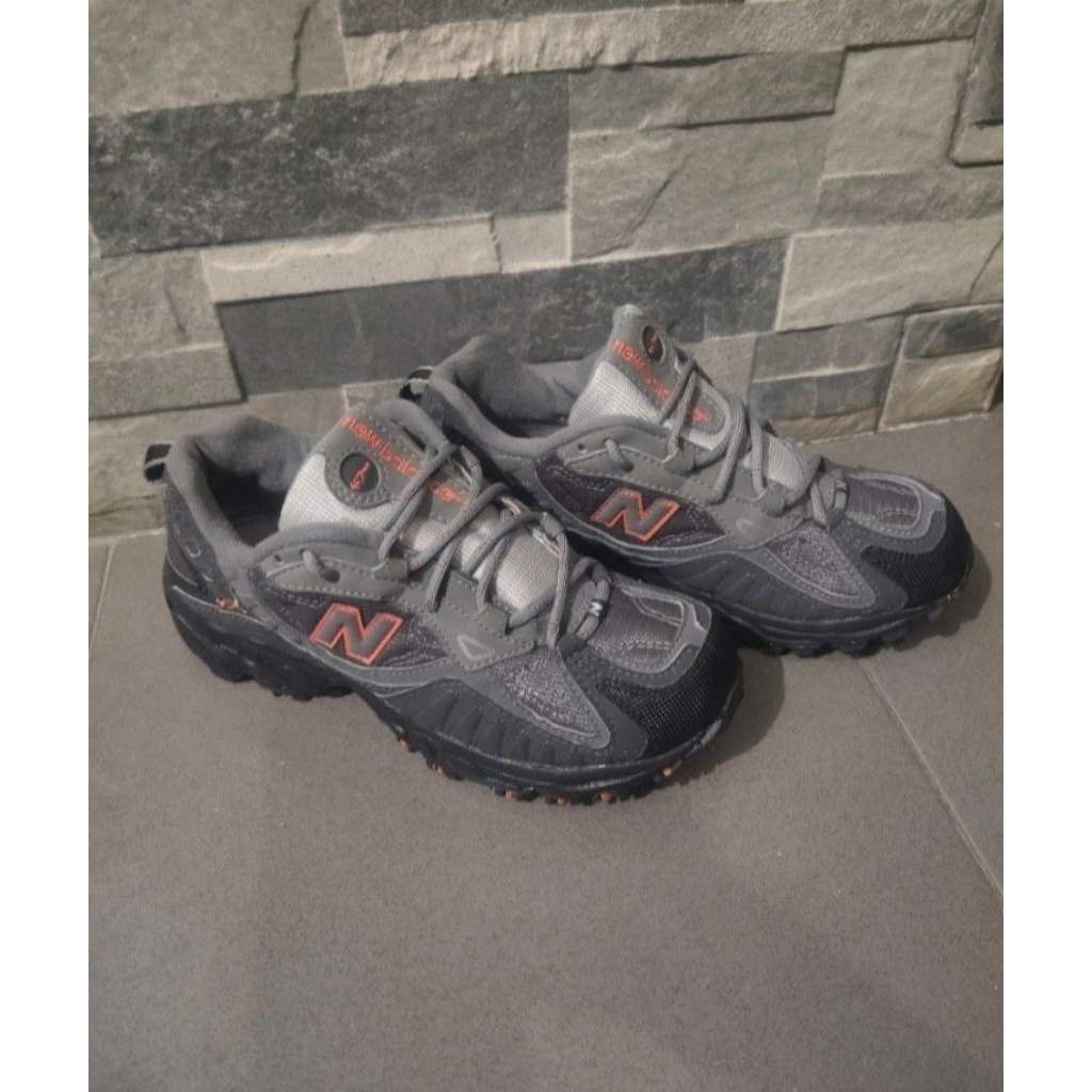 sepatu nb trail running