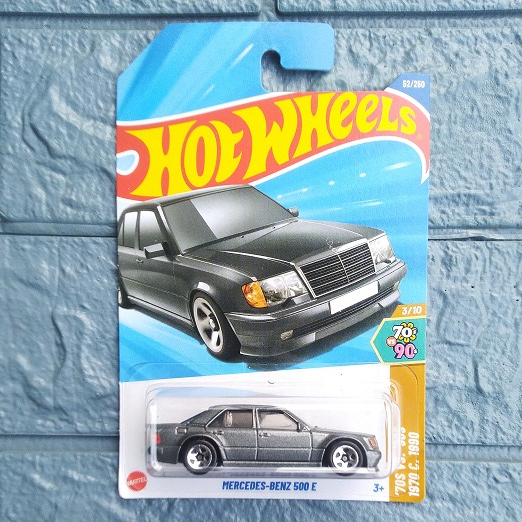 Hot Wheels Mercedes-Benz 500 E