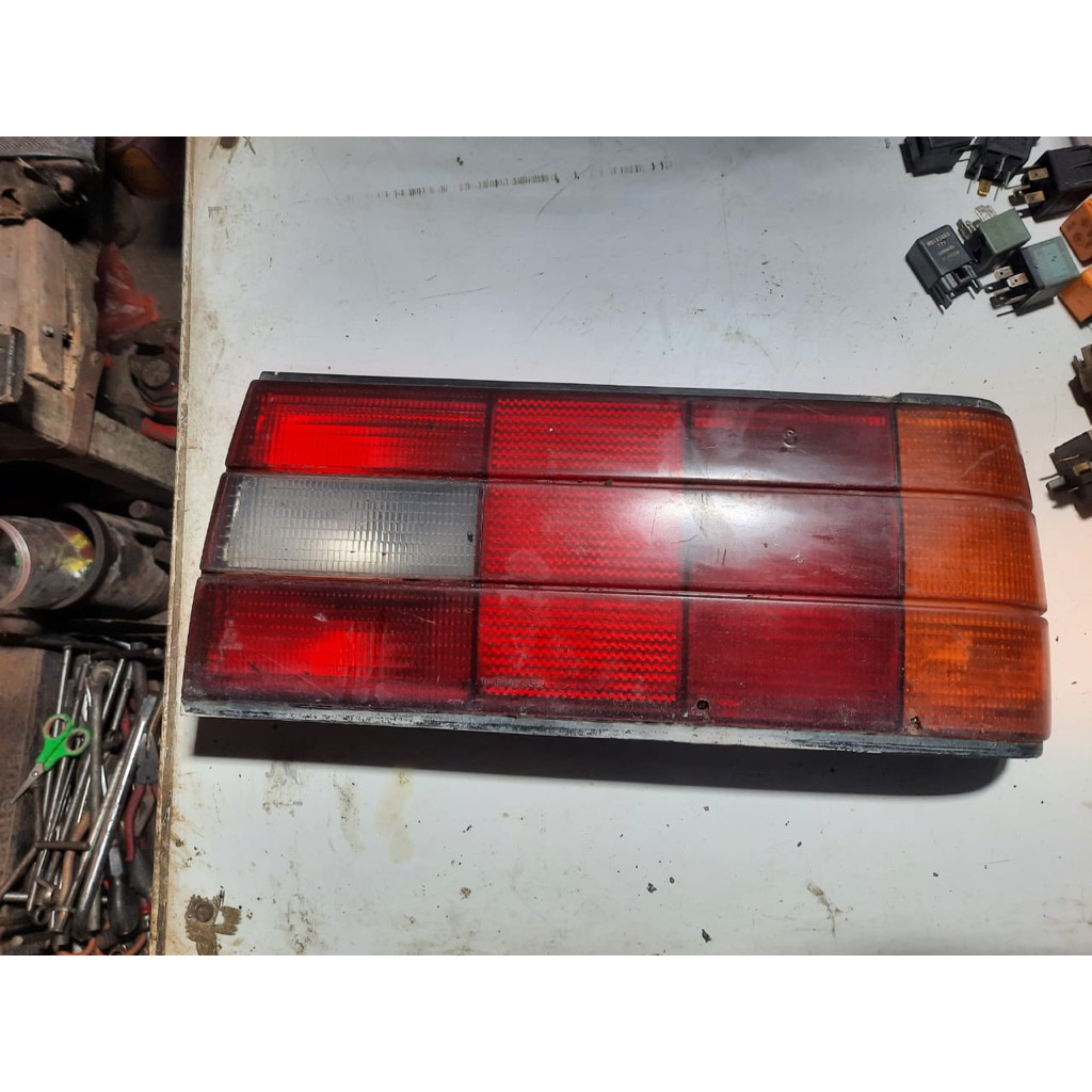 stoplamp bmw e30 sebelah kanan