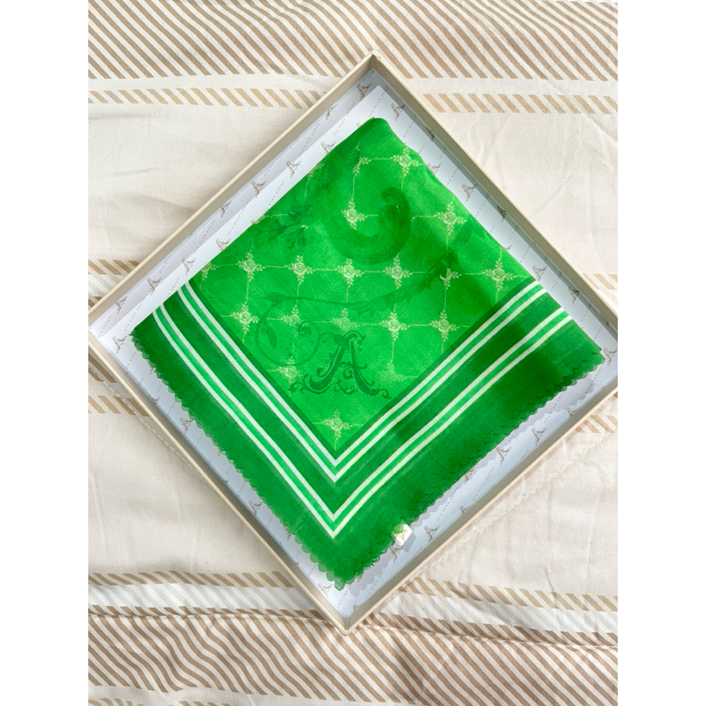 Preloved Ayu Dyah Andari Monalisa Signature Scarf - Golden Zamrud