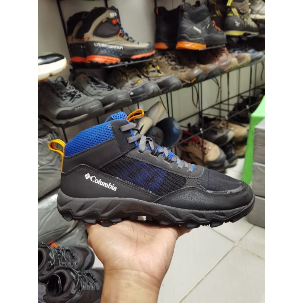 Sepatu Gunung Hiking Trail Run Columbia Men's Flow Centre Walking Shoe Size 40