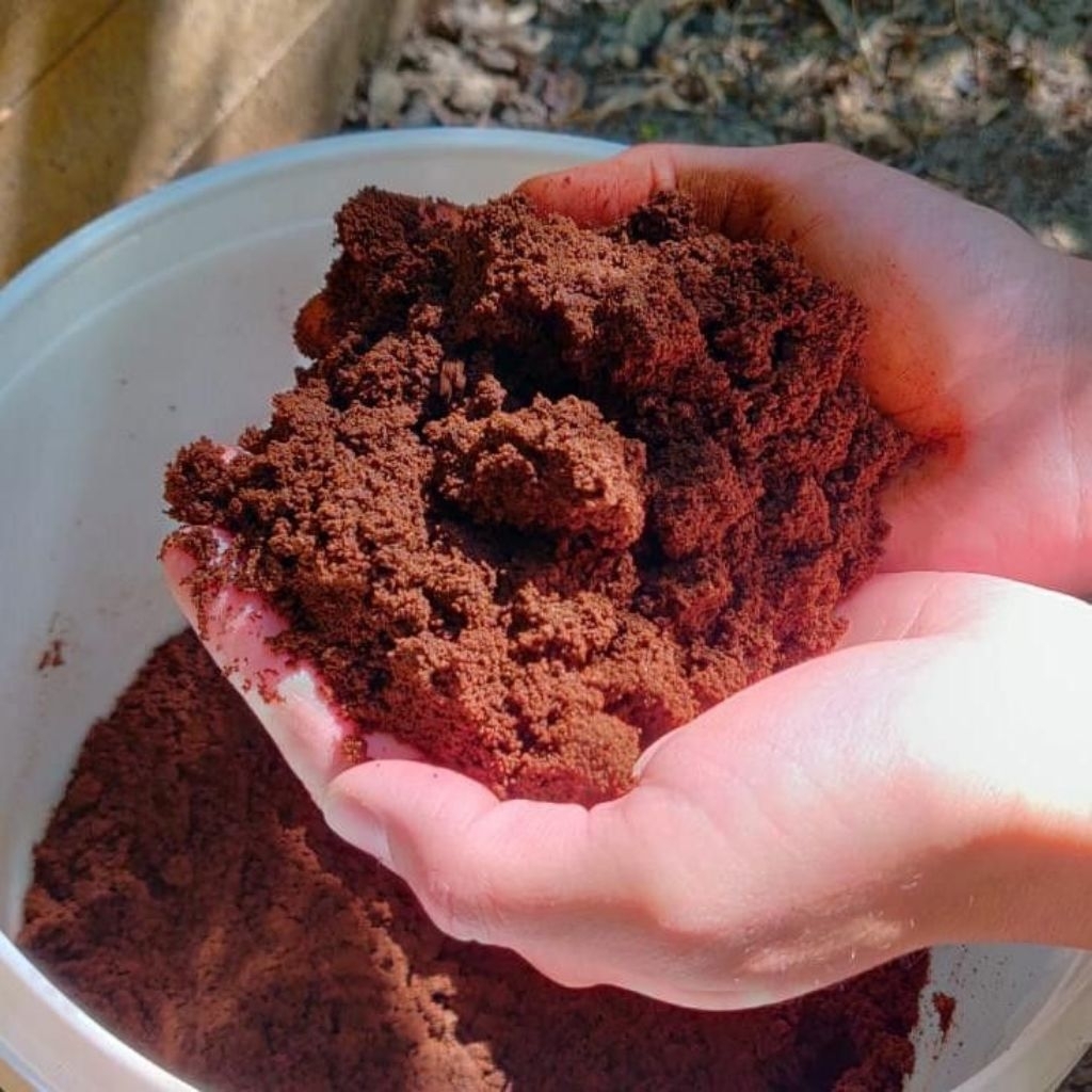 Media Tanam Tanah Merah Per 1kg | Media Tanam Subur untuk Tanaman Hias | Tanah Merah Siap Pakai