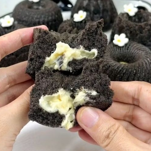 bolu ketan hitam keju lumer mini