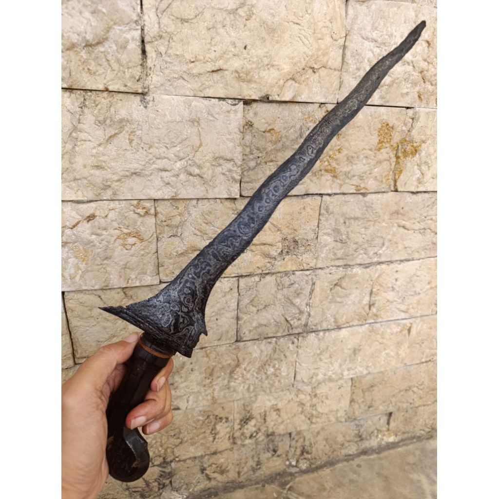 Keris Luk 9 Segaluh Sepuh