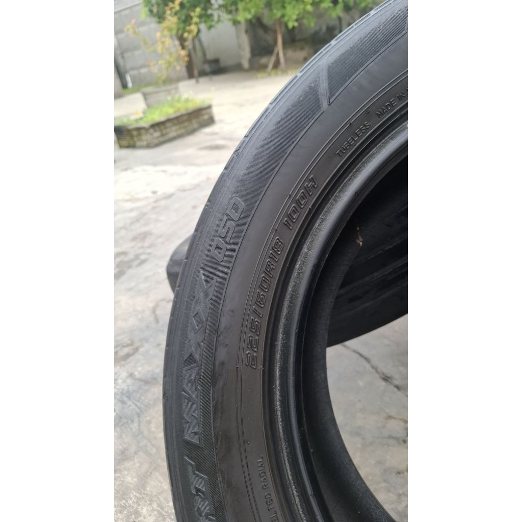 ban bekas dunlop 225 60 R18