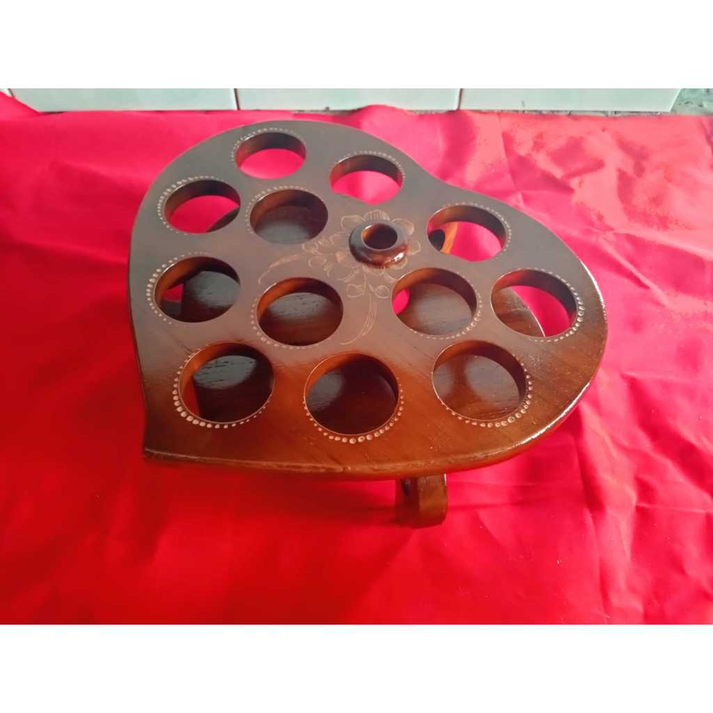 TEMPAT AQUA GELAS DARI BAHAN KAYU JATI BENTUK Apel atau love