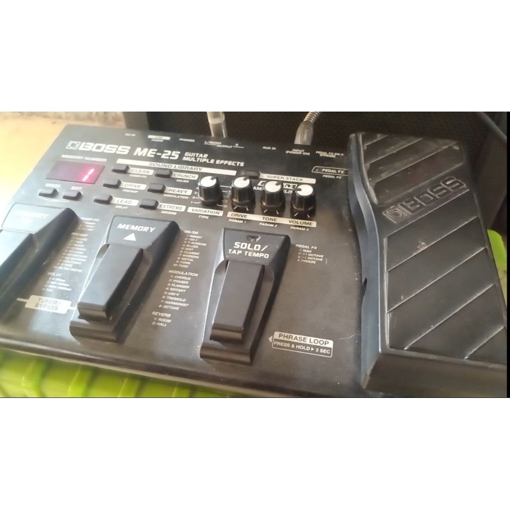 Multy Efek Gitar BOSS ME 25