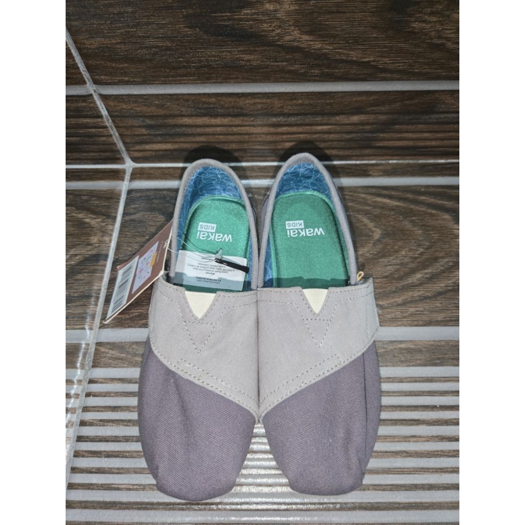 SEPATU WAKAI ANAK SIZE 32