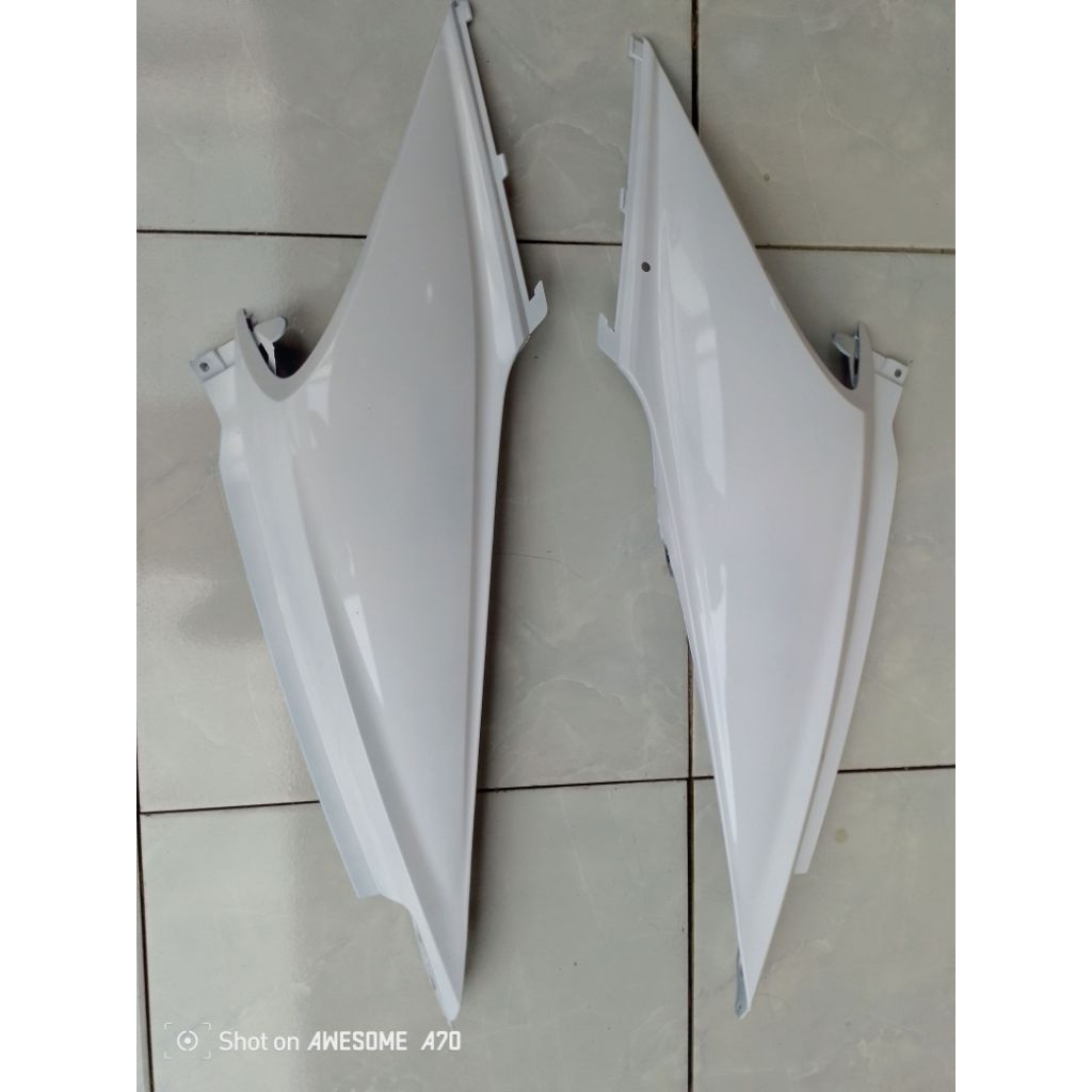 PROMO cover body belakang kiri kanan  beat karbu lama 2008-2012 Warna putih mirip ori