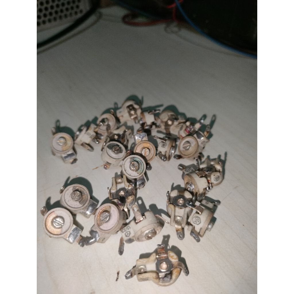 Otk cramic trimer capacitor 4pf/15pf nos