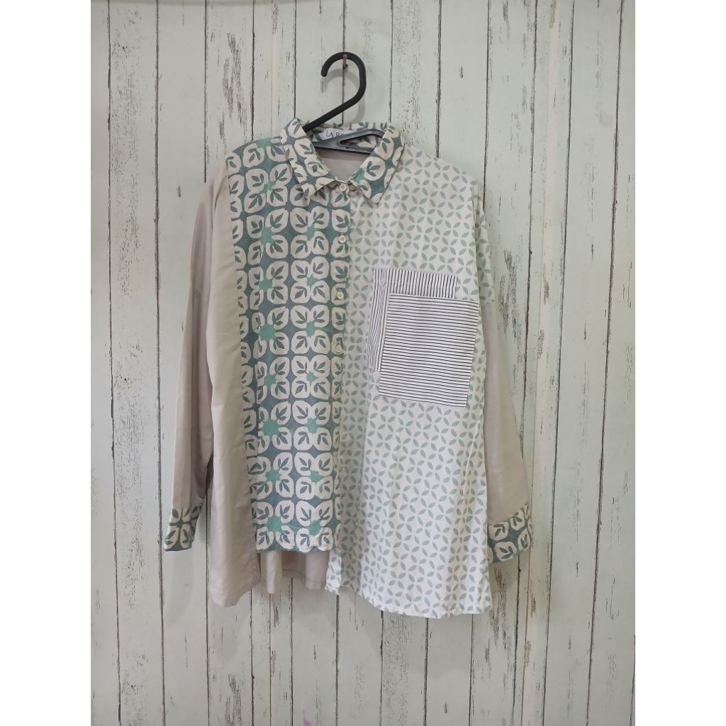 La Rosa batik blouse size XL