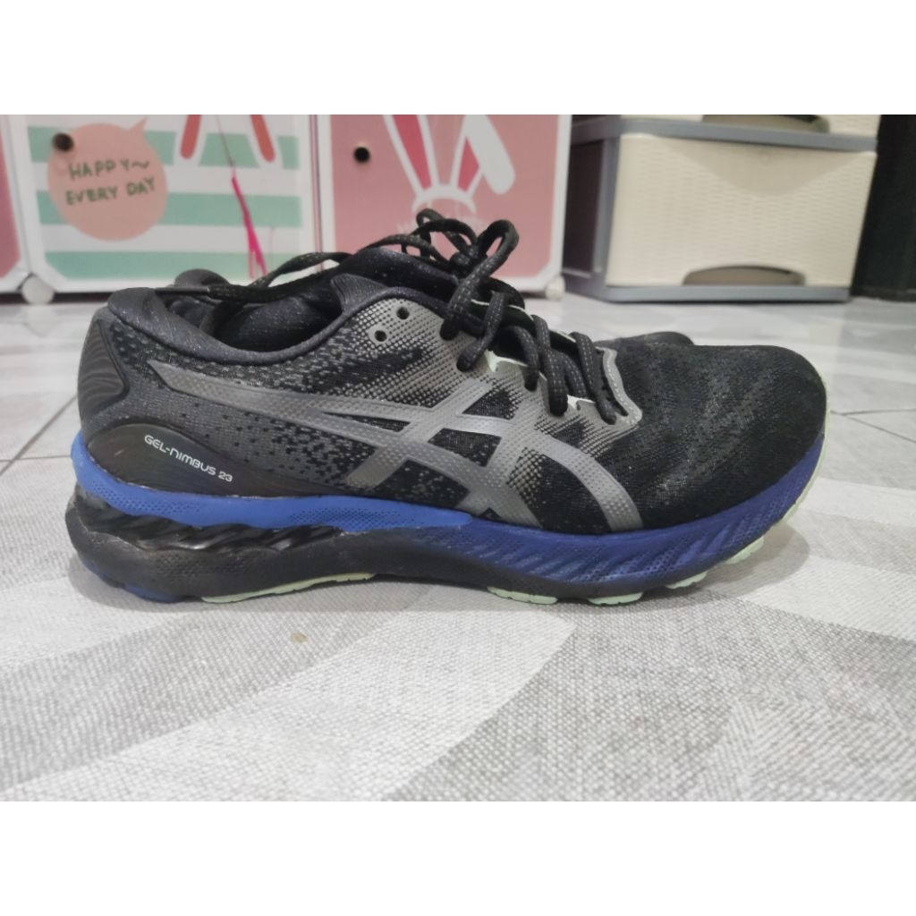 asics gel nimbus 23