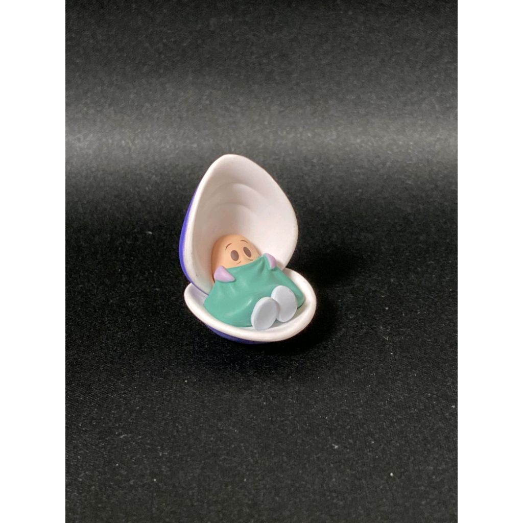 Disney Gachapon Figure - Hide & Seek Young Oyster