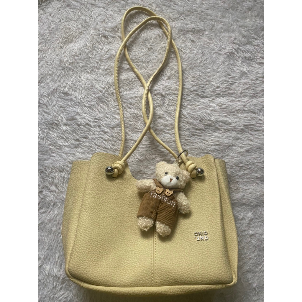 Tas wanita warna kuning butter +keyring boneka