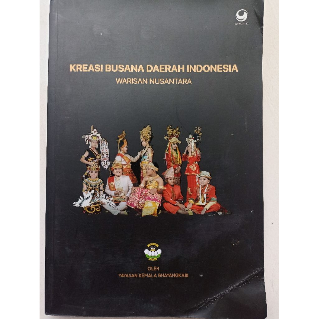 Preloved Buku ORI "Kreasi Busana Daerah Indonesia Warisan Nusantara" by Yayasan Kemala Bhayangkari