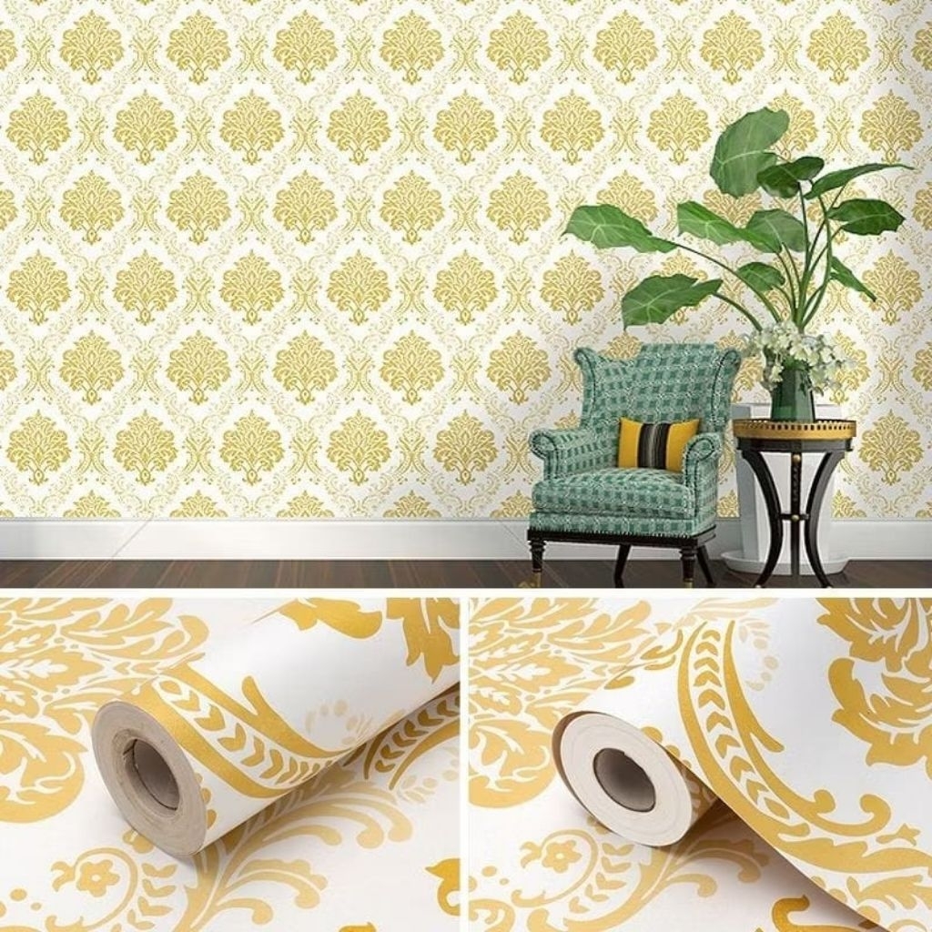 Wallpaper dinding motif batik emas nan moderen dan mewah