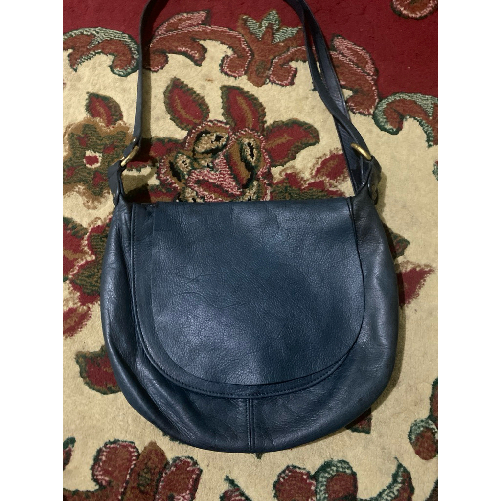 sling  bag kulit asli