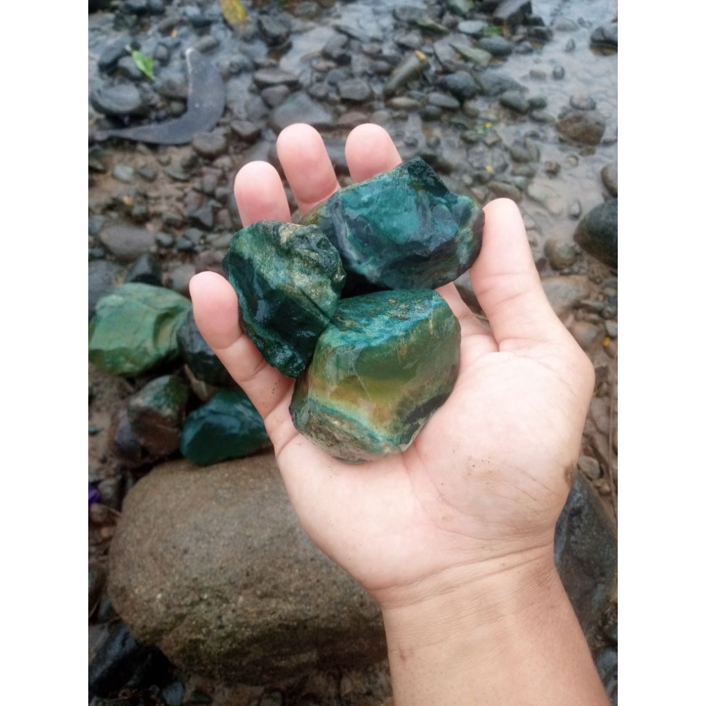 Batu klawing hijau, batu hias kolam ikan, batu taman