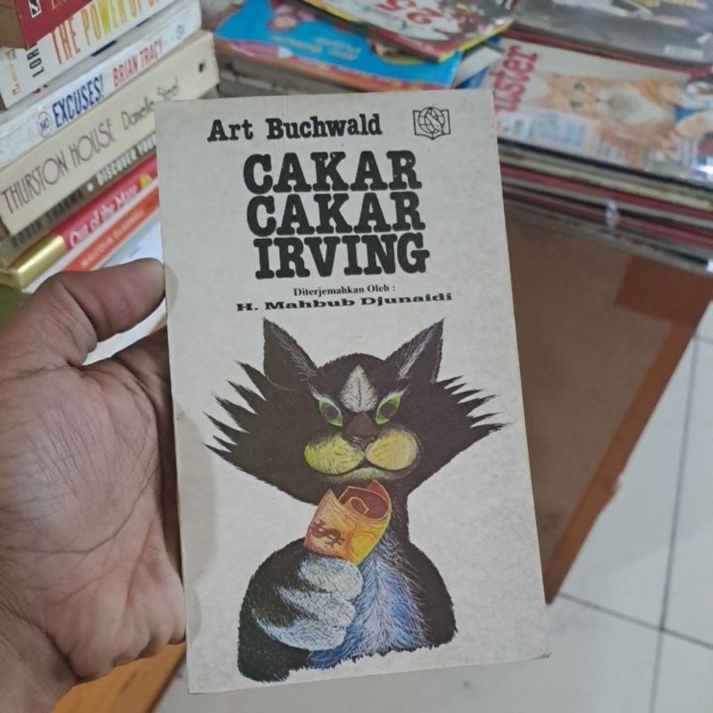 Preloved Novel Original Cakar-Cakar Irving Oleh Art Buchwald