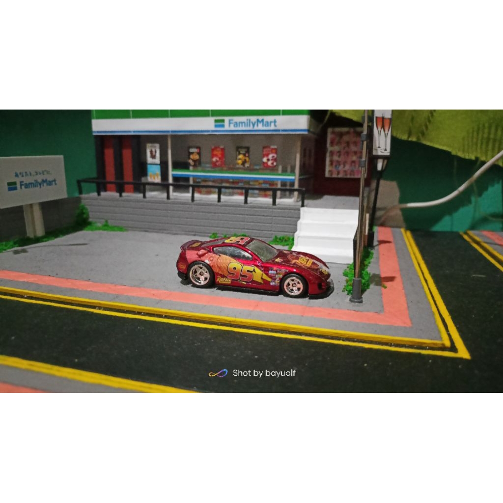 Hotwheels Ferrari 599xx Custom Lightning Mcqueen