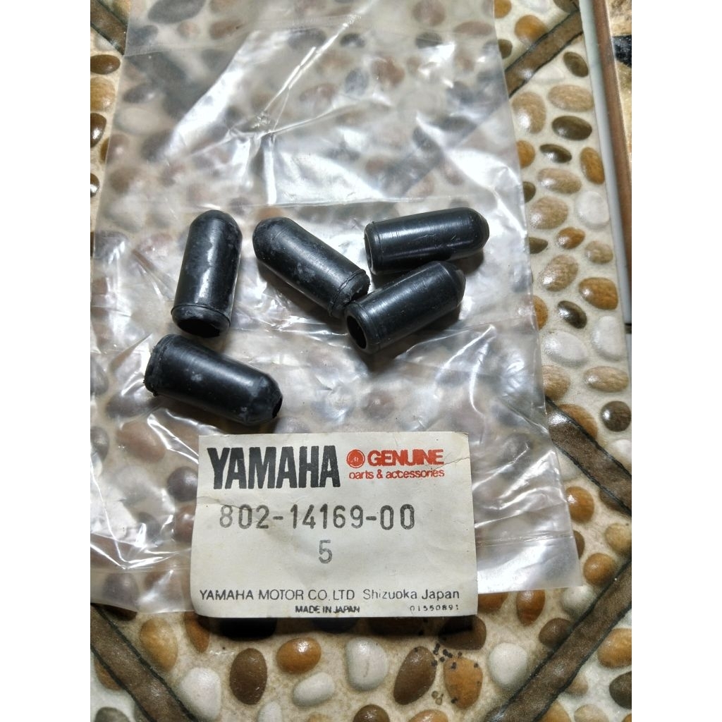 karet tutup kabel cuk karet tutup setelan stelan gas kabel cuk kabel gas Yamaha original