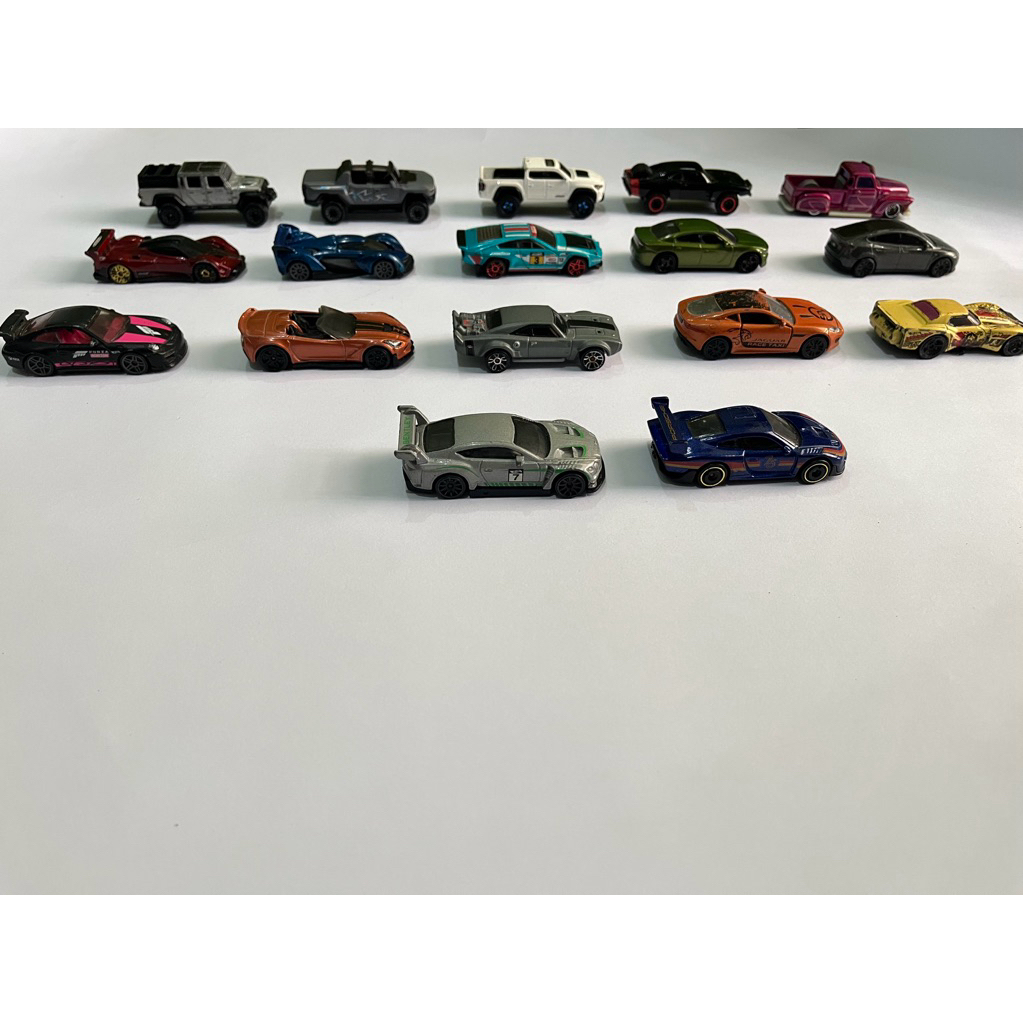 Hot Wheels Diecast Original – Bekas Koleksi (Kondisi Variatif)