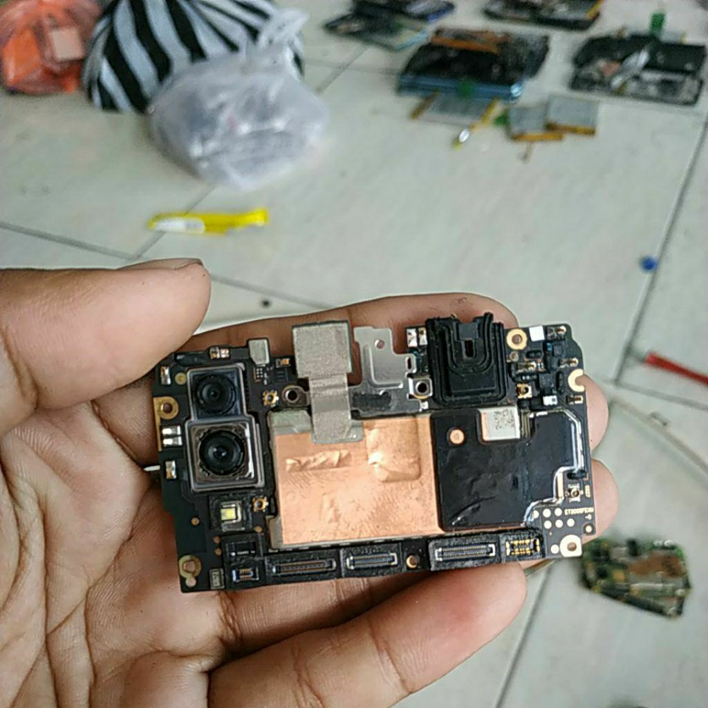 mesin Vivo v9 pro,nyala normal minus sinyal