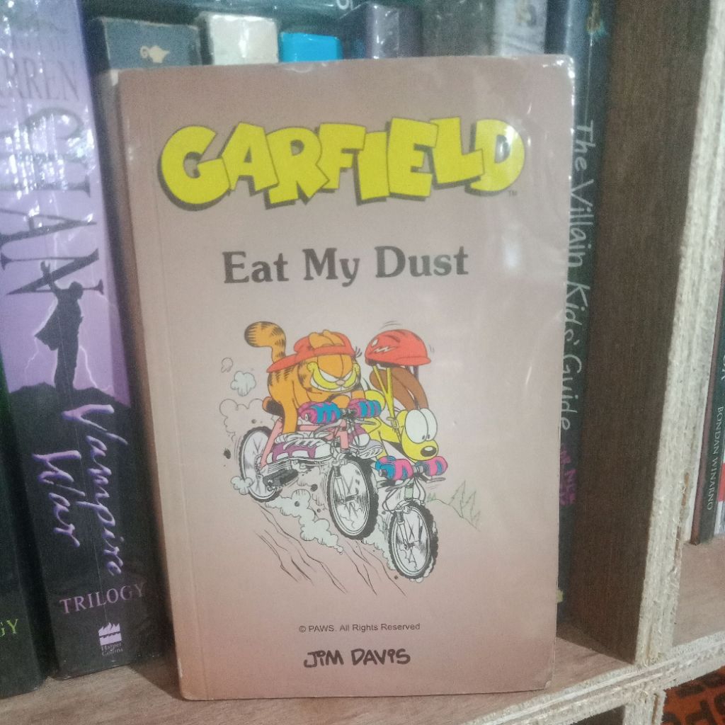 Garfield eat my dust by jim davis