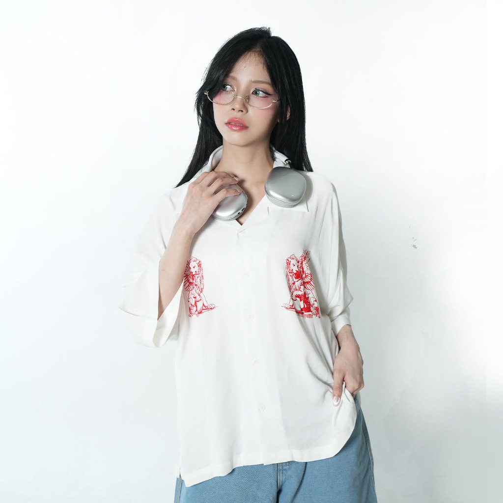 Meganeco x Napwear Oversized Button Shirt White - Figura Liona