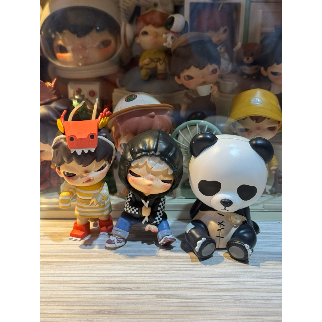 Hirono panda doll, vans, loong