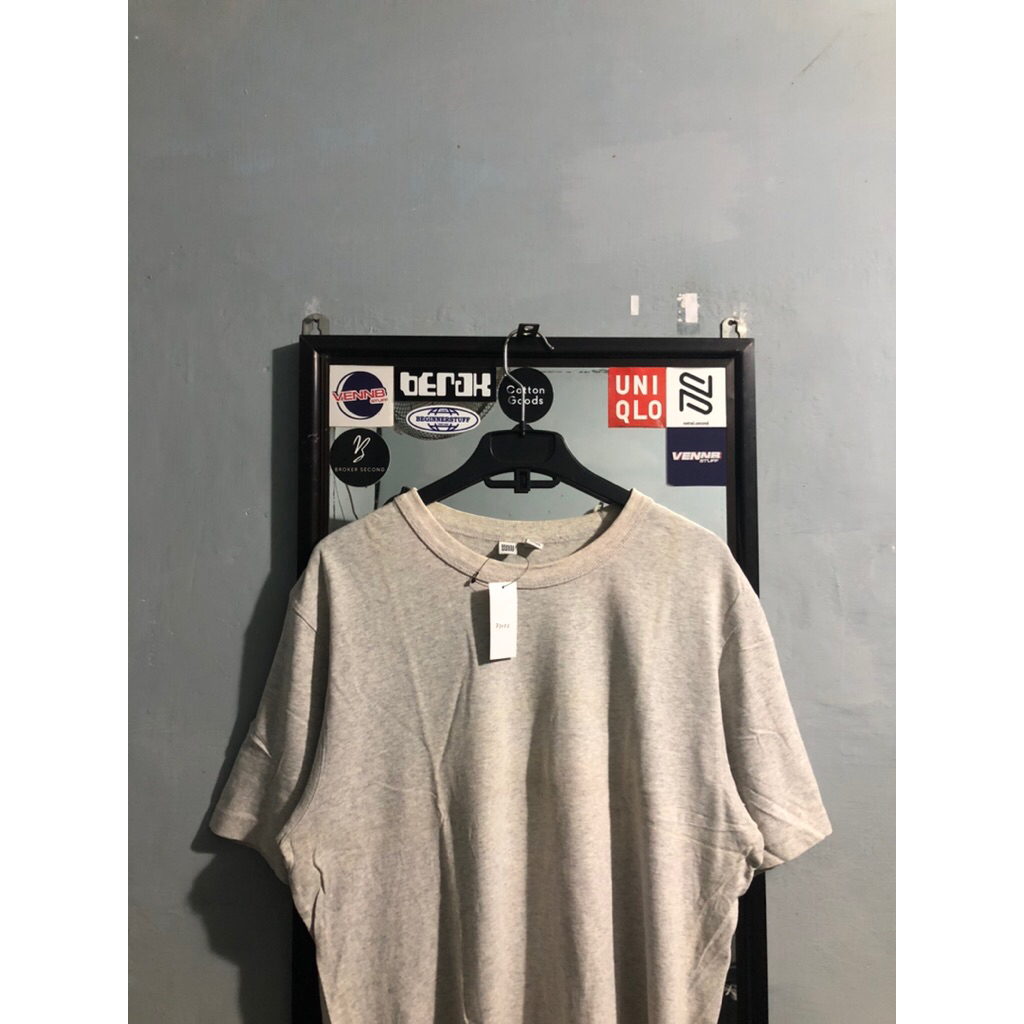 Tshirt UNIQLO UUU