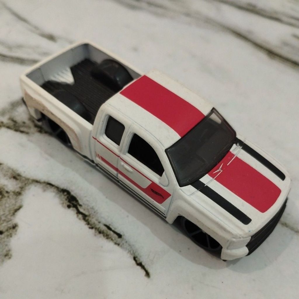 Loose Hotwheels Chevy Silverado
