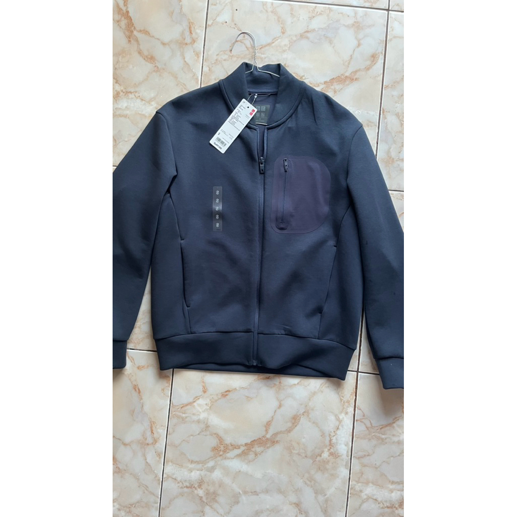 uniqlo bomber jacket sweat dry
