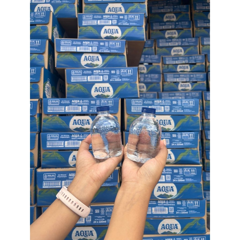 AQUA CUBE 220ML ISI 24 BOTOL AIR MINERAL MINERAL WATER