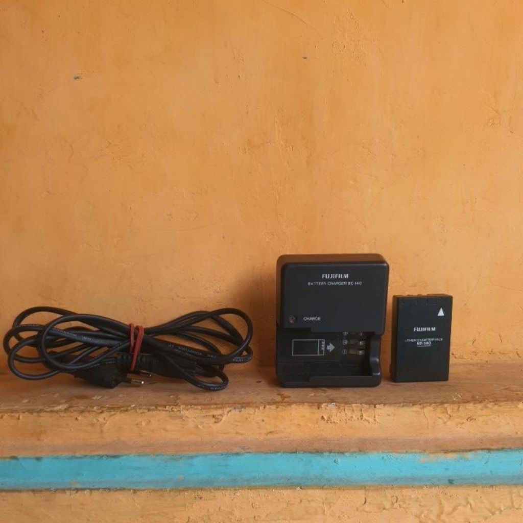 BATRAI SET CHARGER FUJIFILM NP-140 ORIGINAL