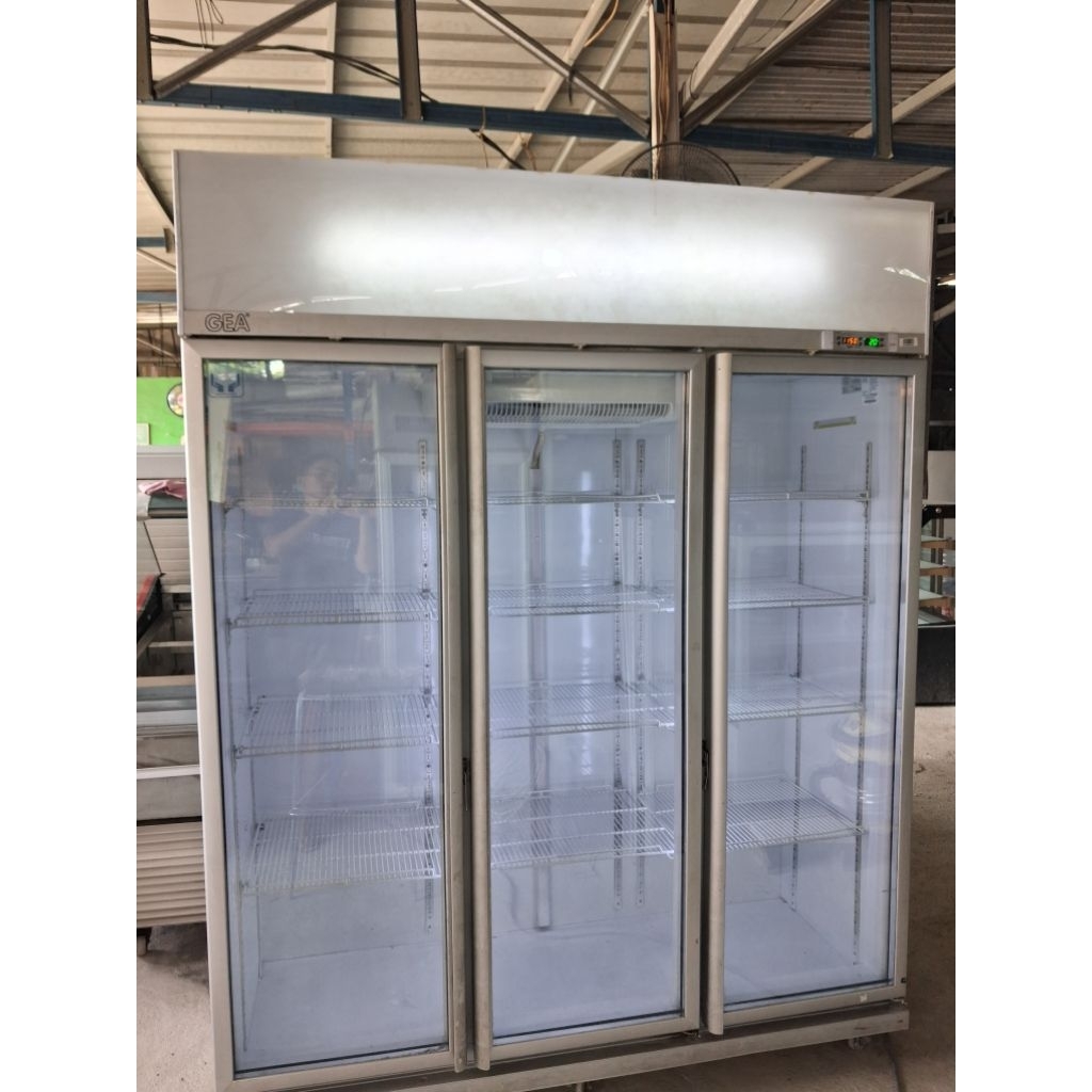 SECOND/BEKAS SHOWCASE 3 PINTU GEA/DISPLAY COOLER GEA 3 PINTU EXPO-1500AH/CN