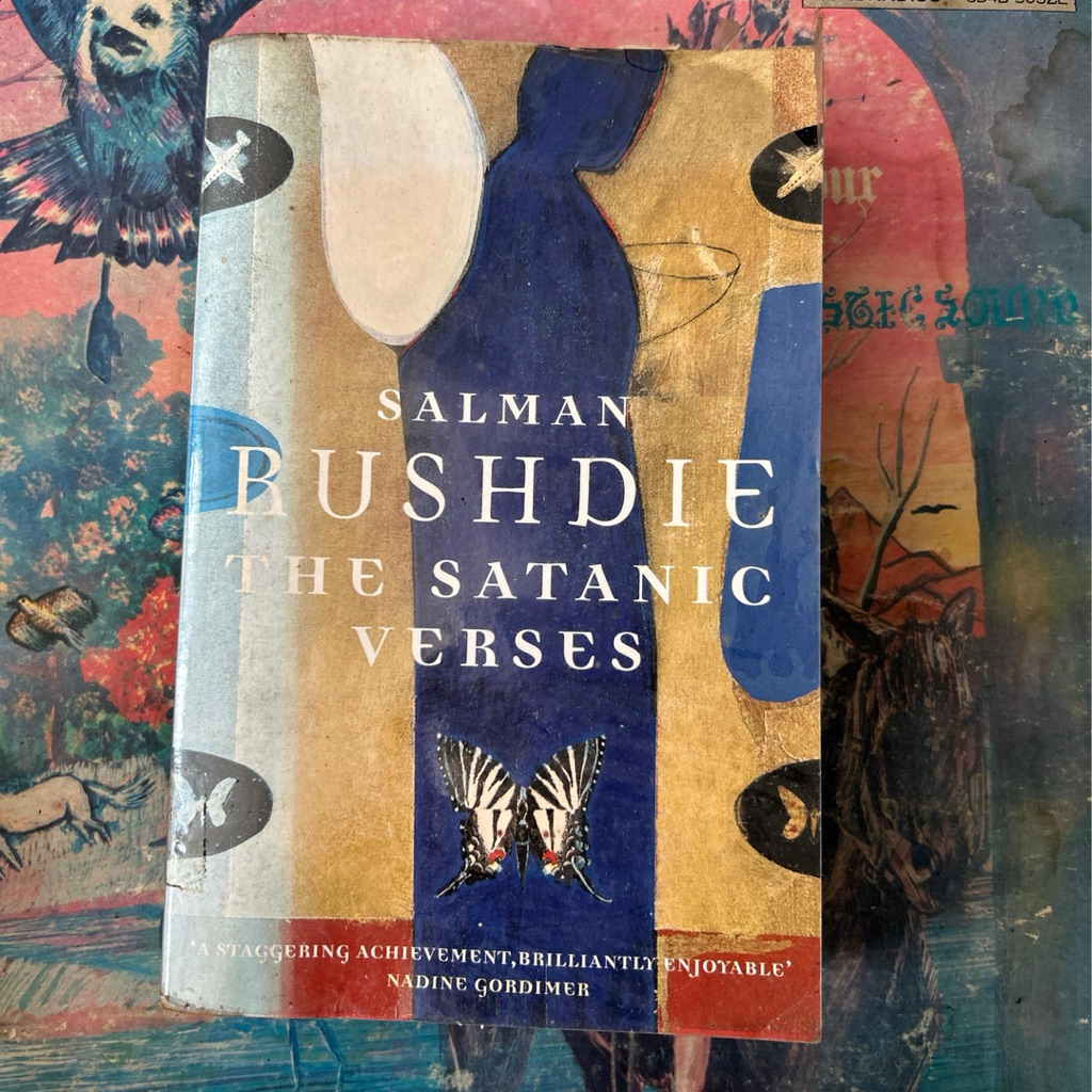 BOOK OF SALMAN RUSHDIE: THE SATANIC VERSES