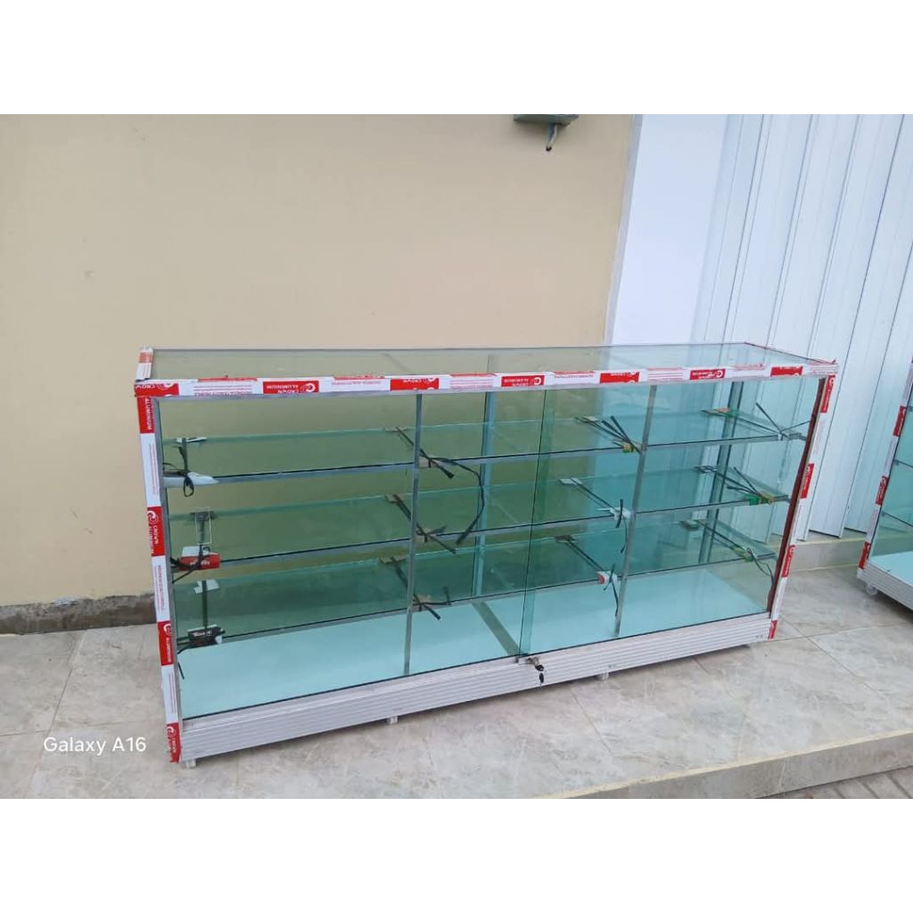 Etalase kaca 2 Meter