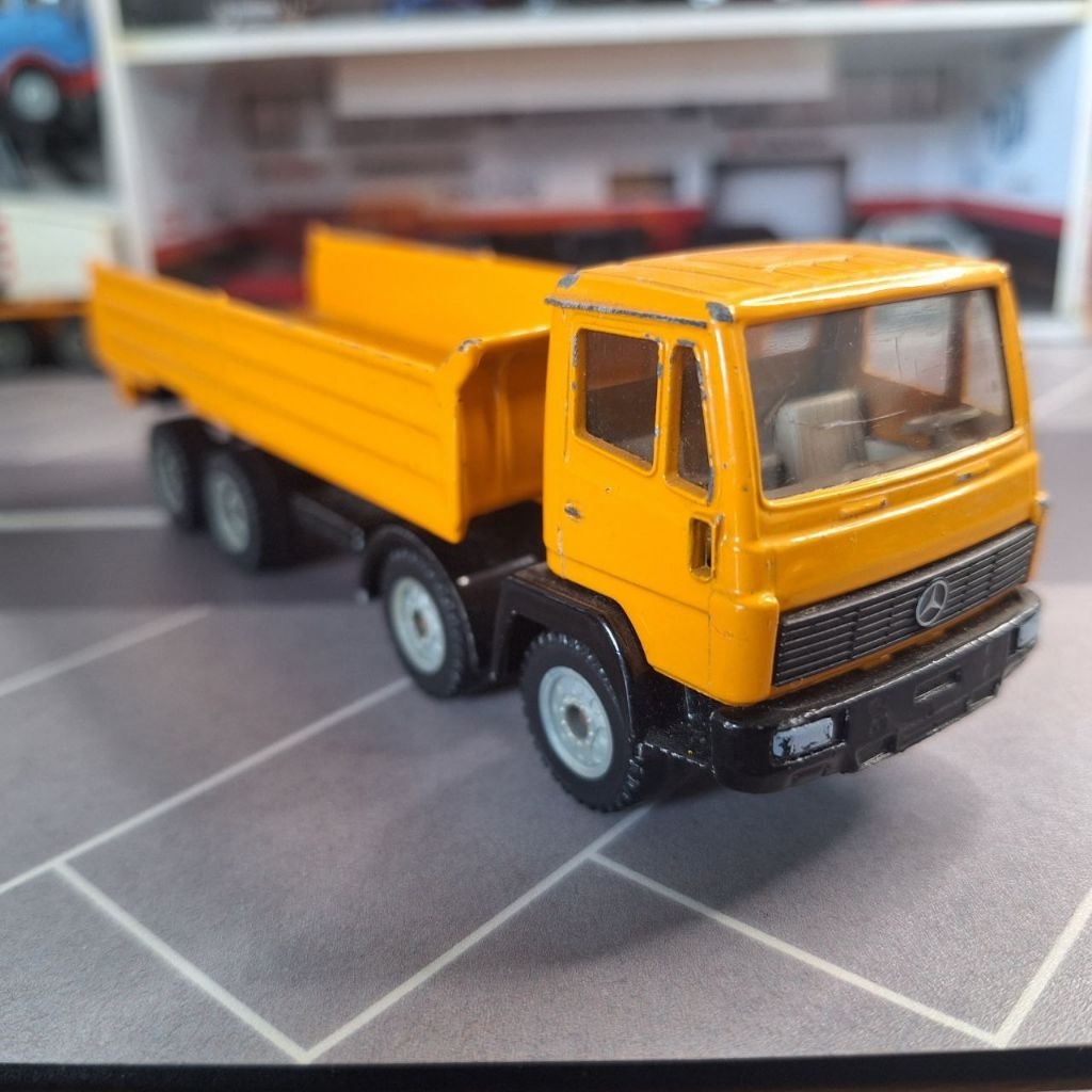Diecast Mercedes Benz Dump Truck Actros Siku 1/55 Super Rare