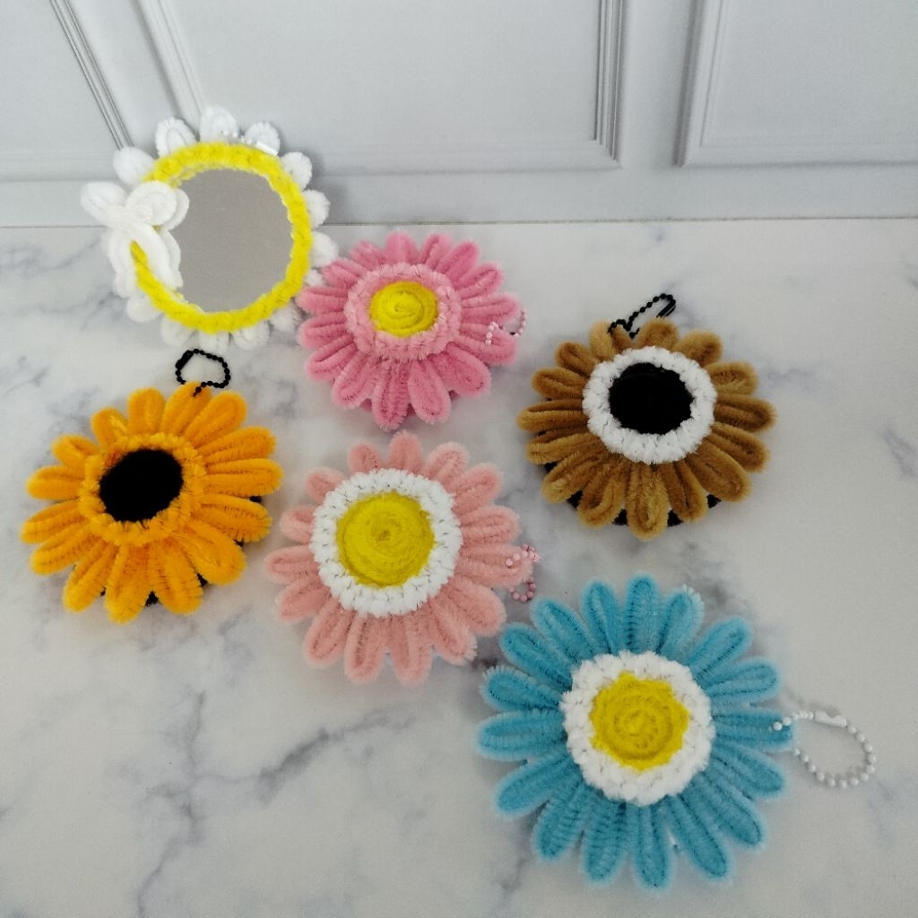 gantungan kunci kawat bulu/ cermin kawat bulu bunga gerbera/ souvenir gantungan kawat bulu