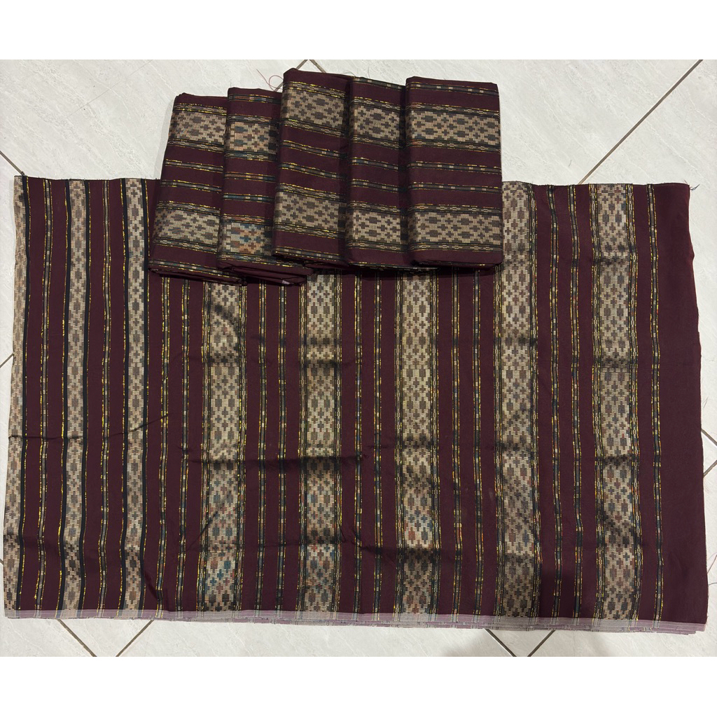 Lipa Sabbe Motif Barong Kain Sarung Sutera Tenun Bugis Sengkang