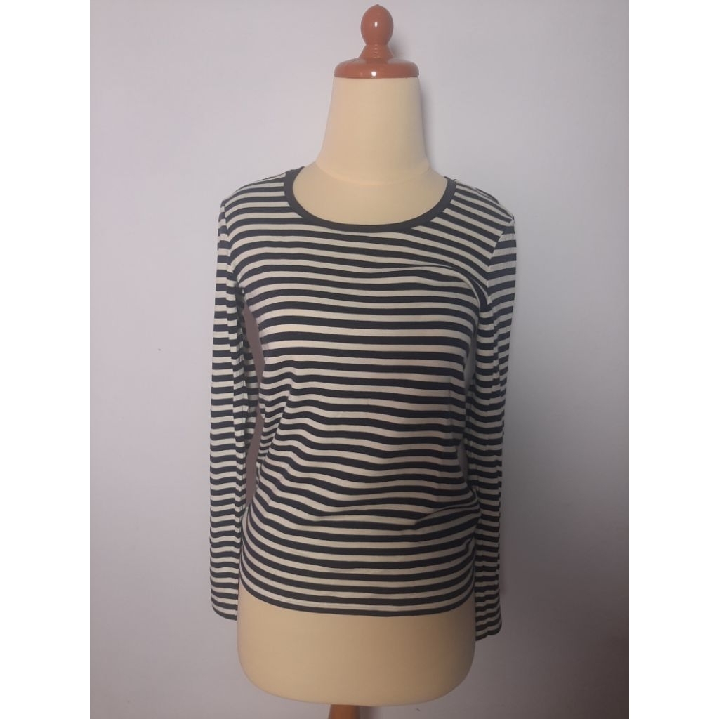 preloved kaos uniqlo