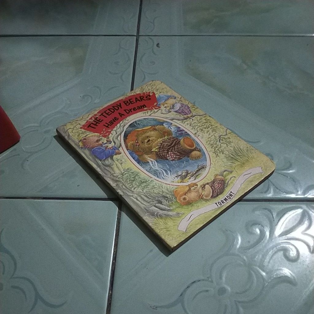 buku THE TEDDY BEARS HAVE A DREAM