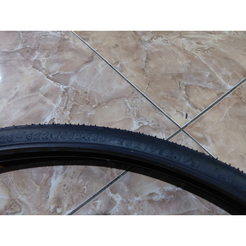 Ban Roadbike Kenda Kwest