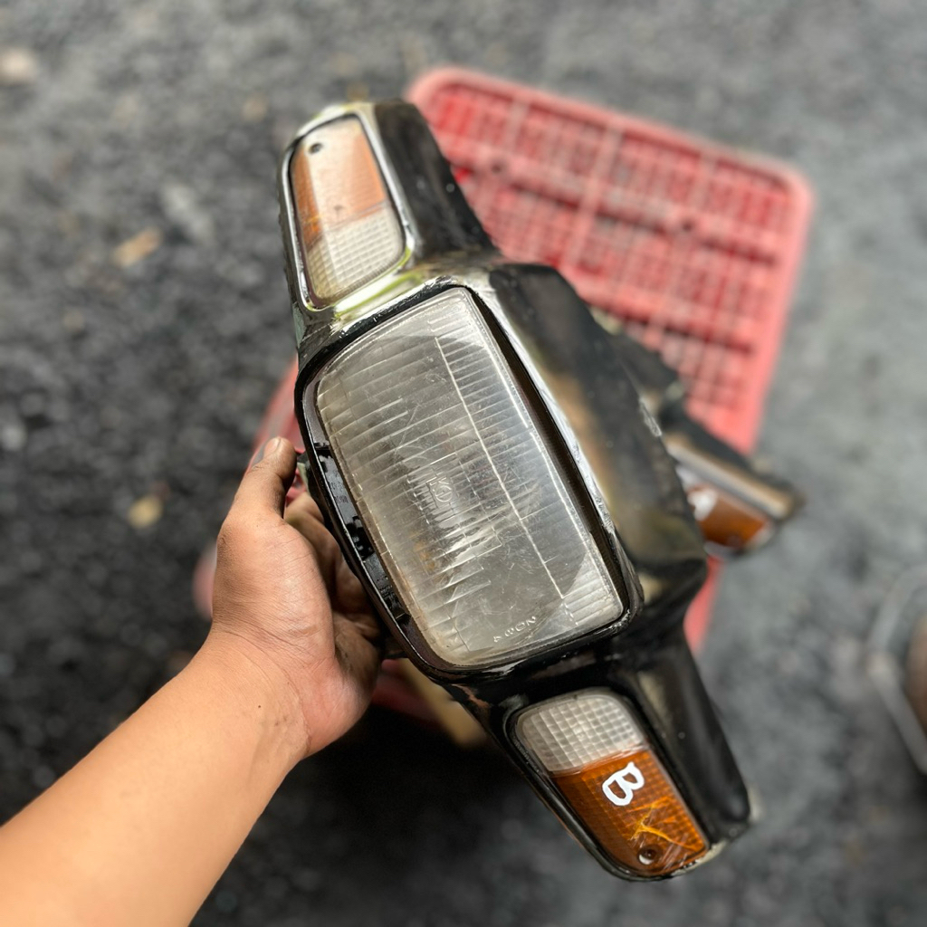 Batok lampu astrea grand original